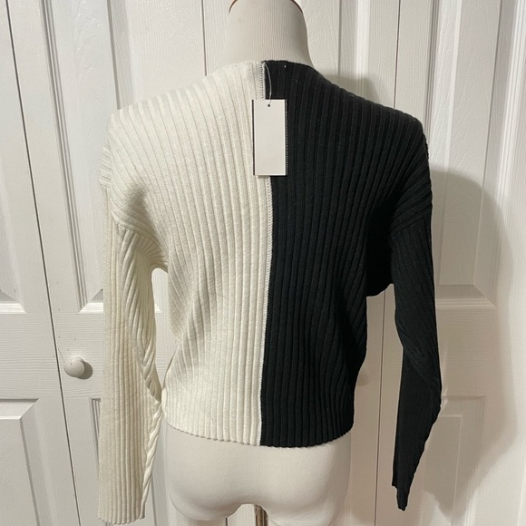 Lush Women’s NWT Twist front Black and White Cropped Sweater size Small - Picture 4 of 12